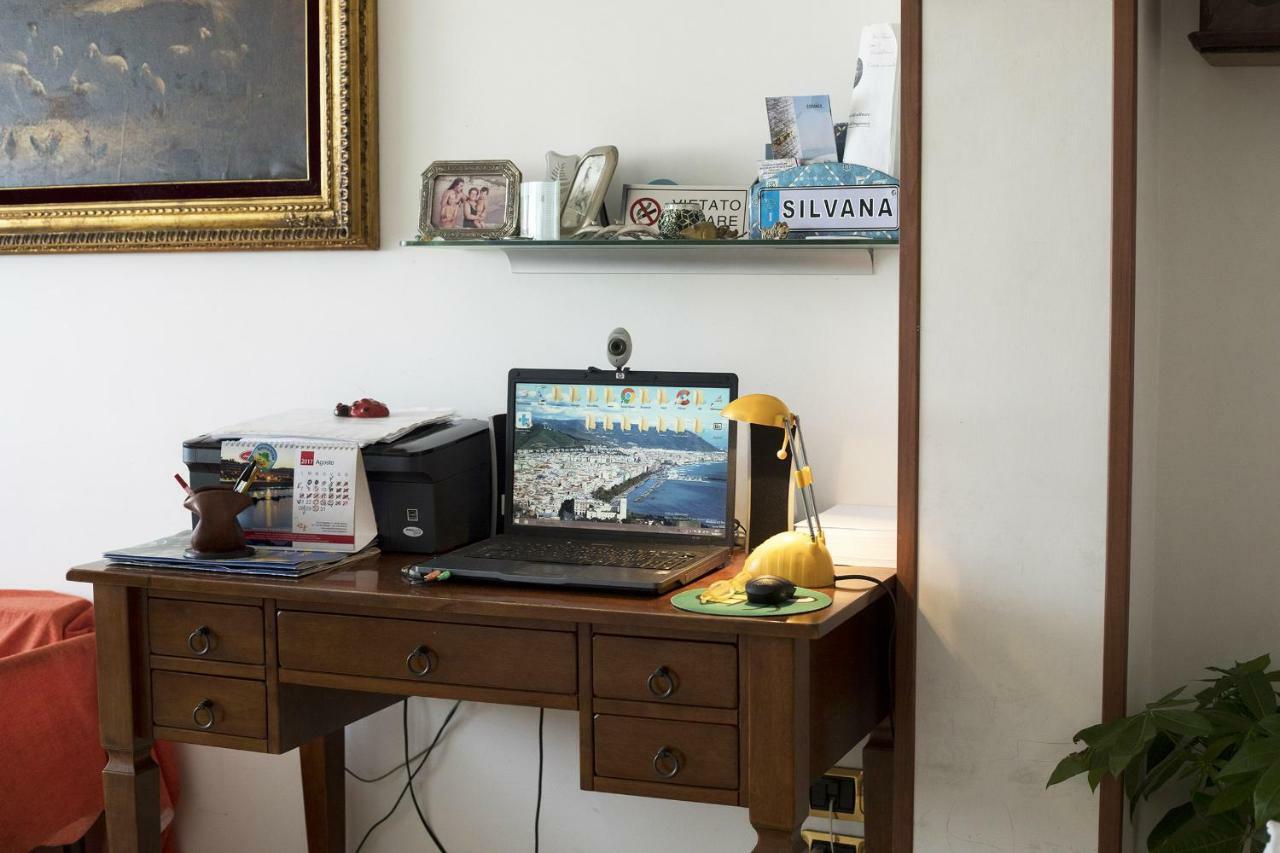 B&B Silvana Salerno Bagian luar foto