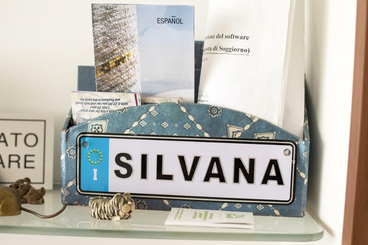 B&B Silvana Salerno Bagian luar foto