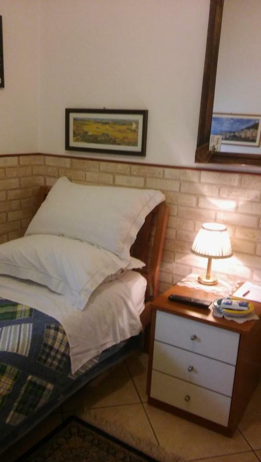 B&B Silvana Salerno Bagian luar foto