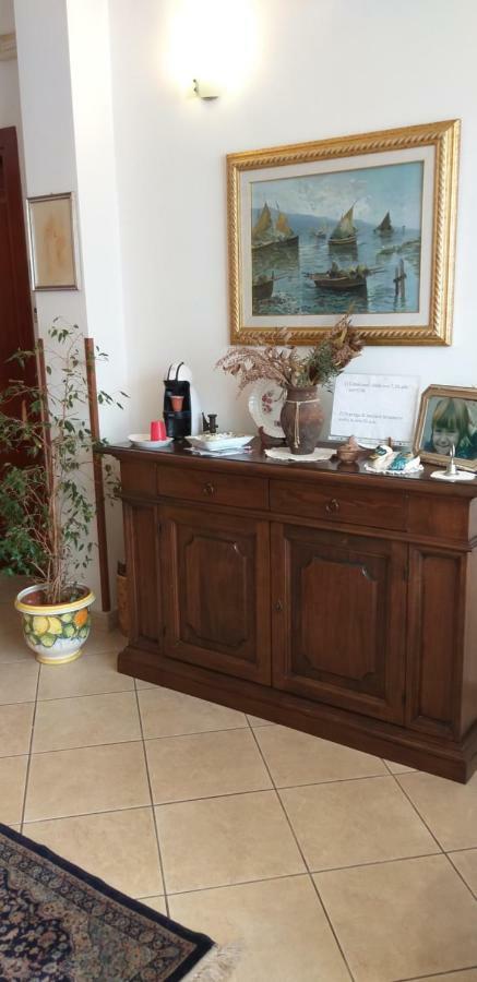 B&B Silvana Salerno Bagian luar foto